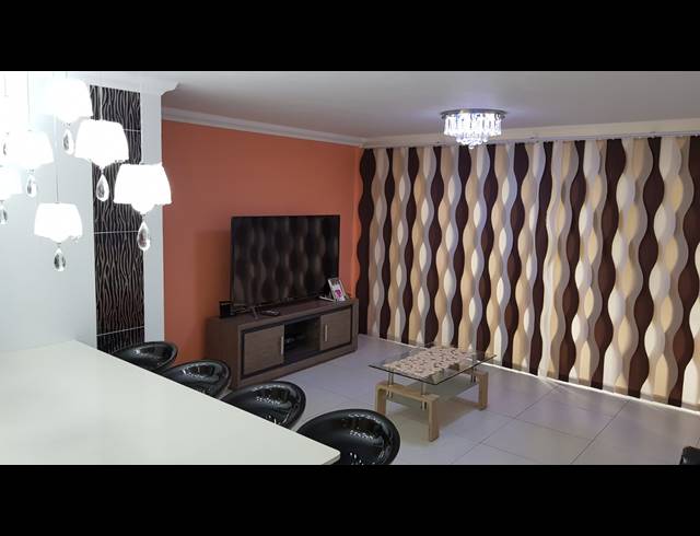 3 BEDROOM APARTMENT FOR SALE IN ESSENWOOD
